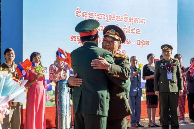 Giao lưu hữu nghị quốc phòng biên giới Việt Nam-Lào-Campuchia lần thứ nhất ảnh 1